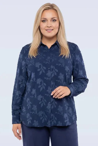Lila ing csipkevállal