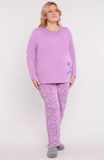 Lila pizsama kavargó körökkel